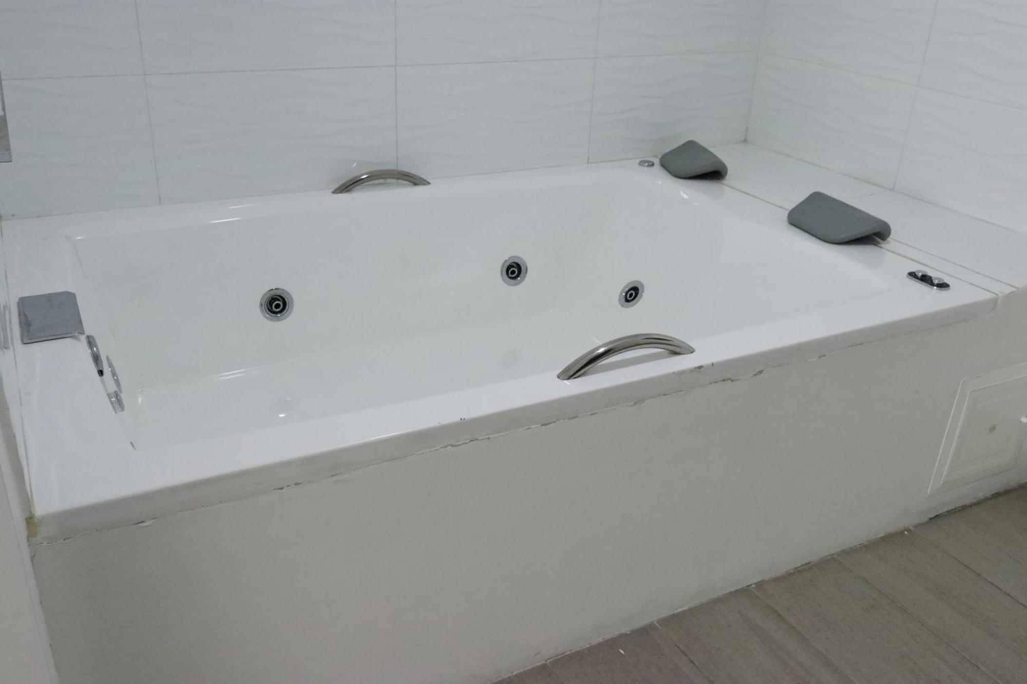 Hotel Loup ميديلين المظهر الخارجي الصورة