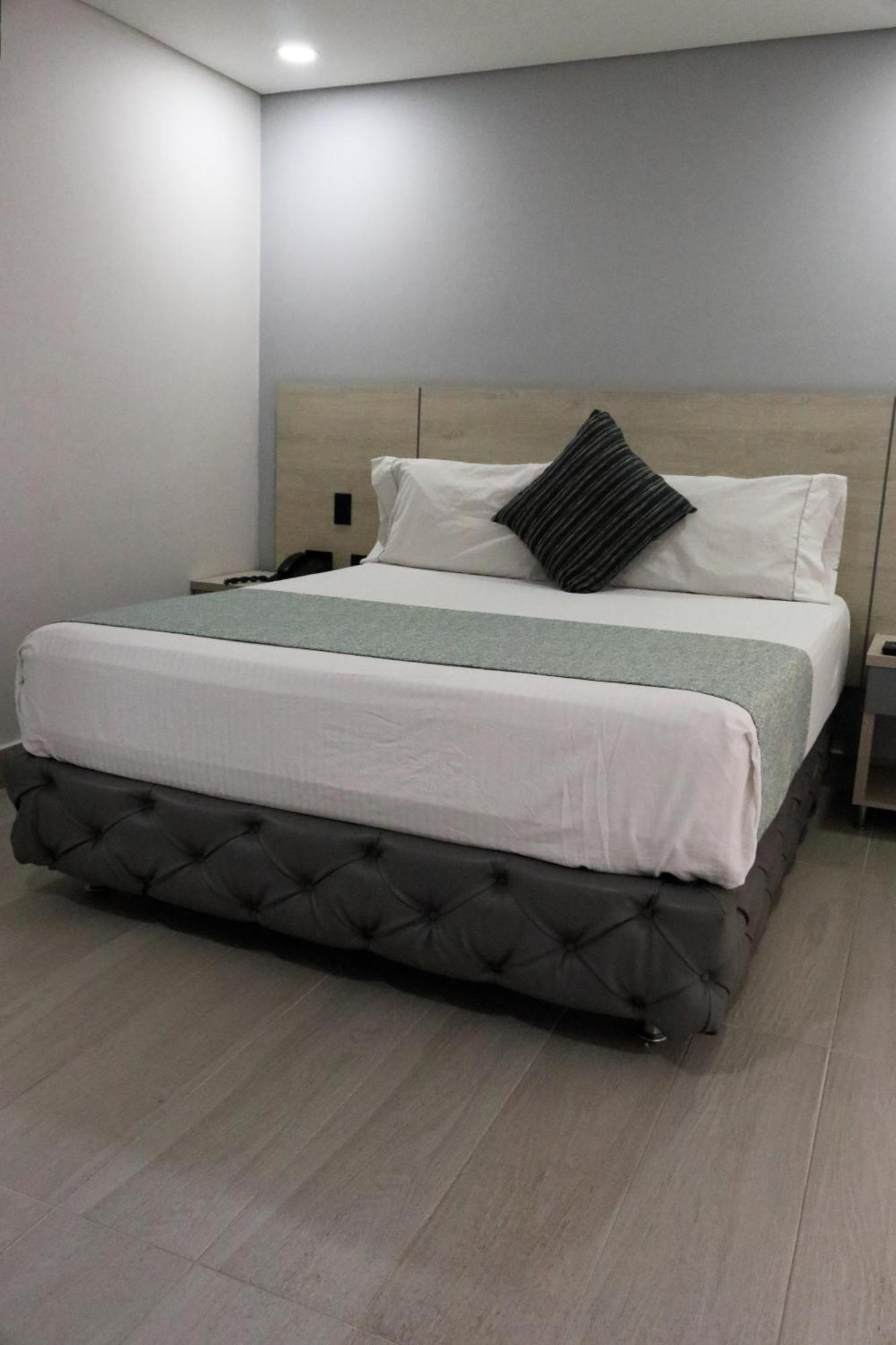 Hotel Loup ميديلين المظهر الخارجي الصورة